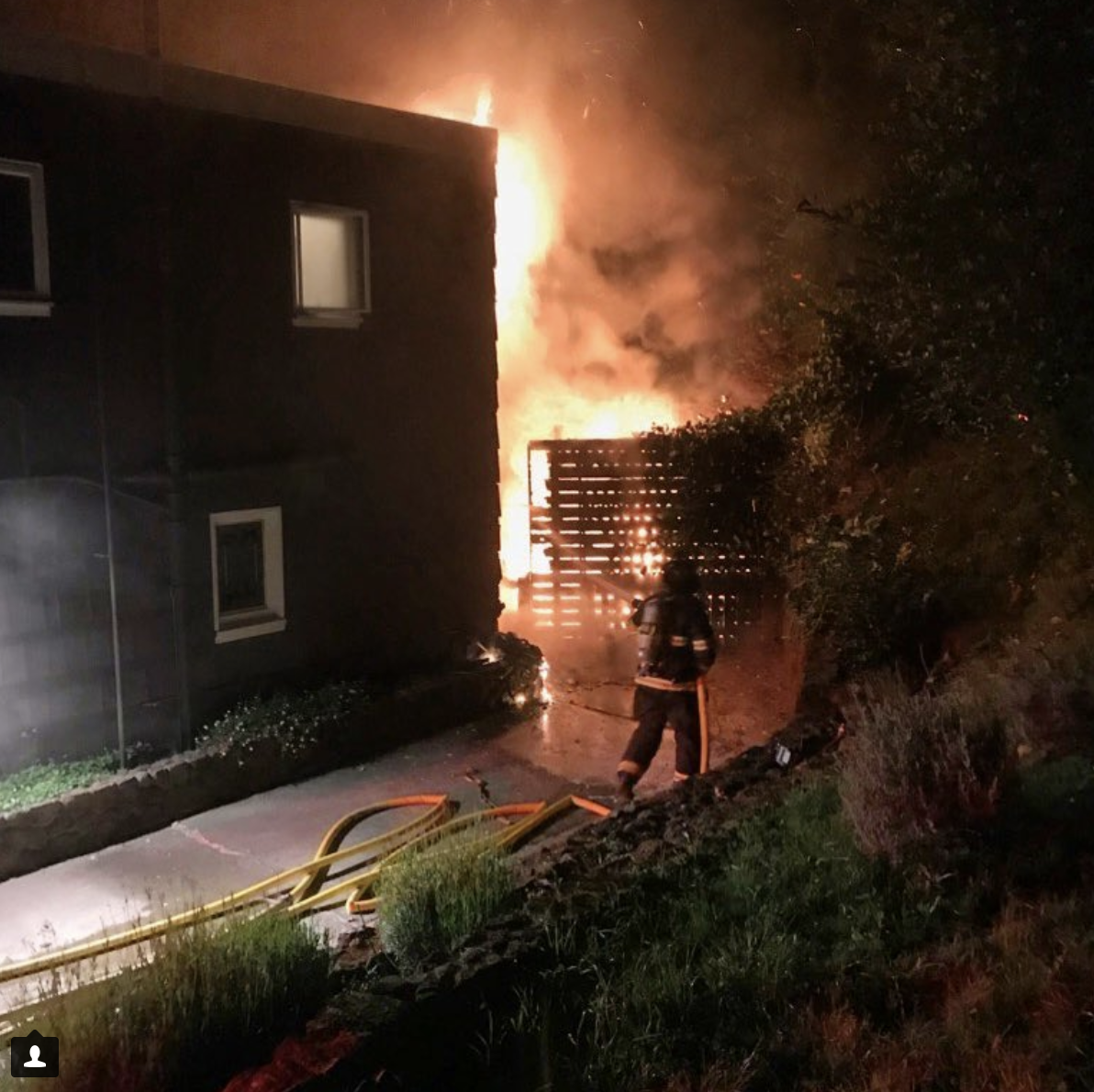 Central Marin Firefighters Quickly Control Overnight Structure Fire